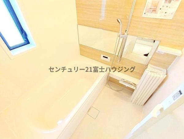 藤沢市本藤沢３丁目の中古一戸建て