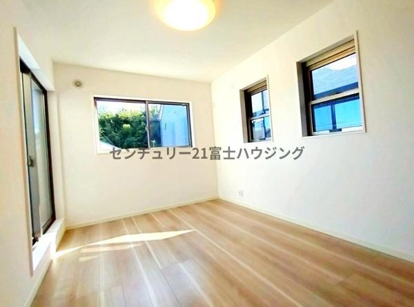 藤沢市白旗４丁目の中古一戸建て
