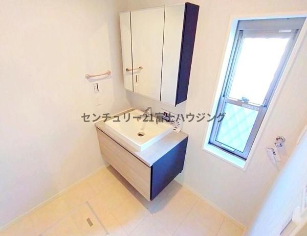 藤沢市白旗４丁目の中古一戸建て