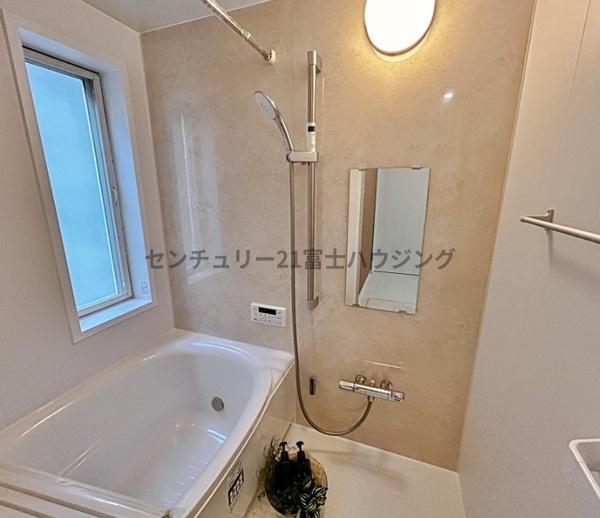 藤沢市本藤沢２丁目の中古一戸建て