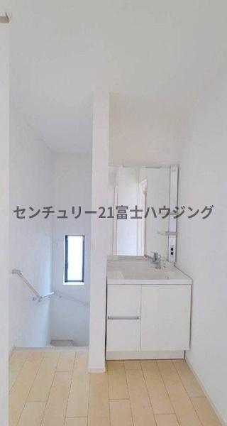 藤沢市本鵠沼1丁目　新築戸建B号棟　全2棟