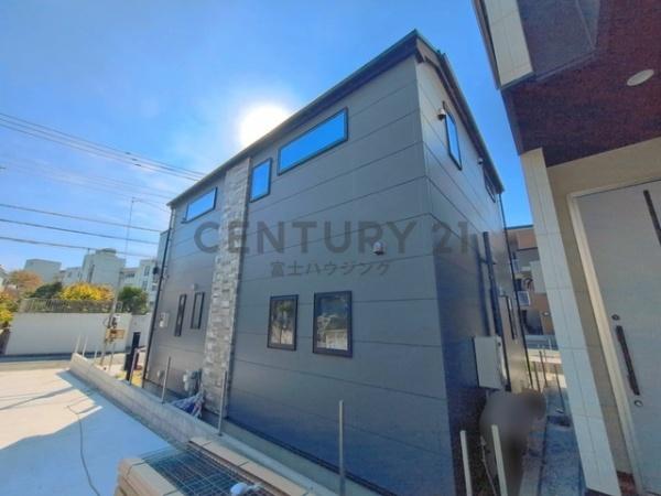 藤沢市善行坂2期　新築戸建2号棟　全3棟