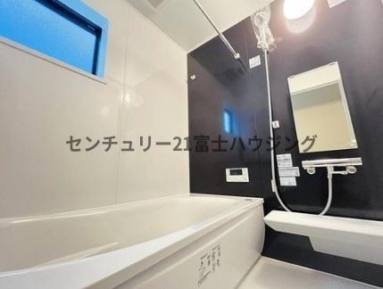 藤沢市羽鳥3丁目　新築戸建2号棟　全3棟