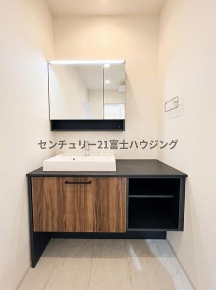 藤沢市羽鳥3丁目　新築戸建2号棟　全3棟
