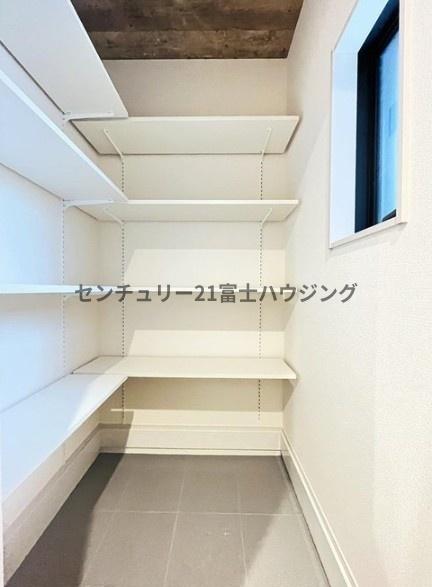 藤沢市羽鳥3丁目　新築戸建2号棟　全3棟
