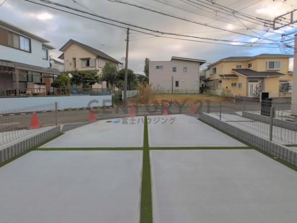 藤沢市辻堂元町2丁目2436番　新築戸建B号棟　全4棟
