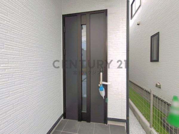 藤沢市辻堂元町2丁目2436番　新築戸建B号棟　全4棟