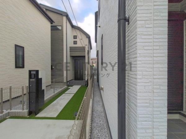 藤沢市辻堂元町2丁目2436番　新築戸建B号棟　全4棟