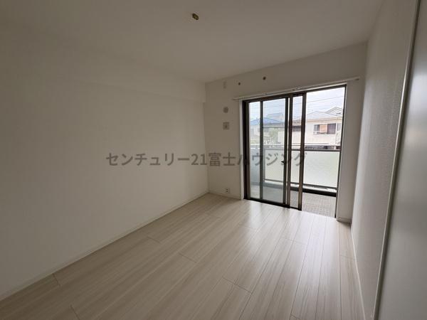 平塚八重咲町三和プラザ