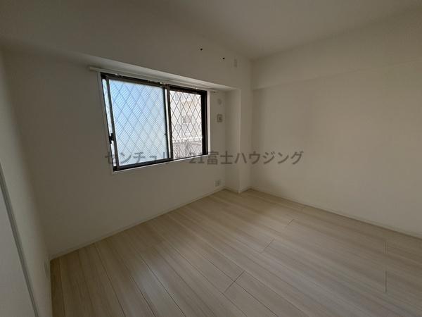 平塚八重咲町三和プラザ