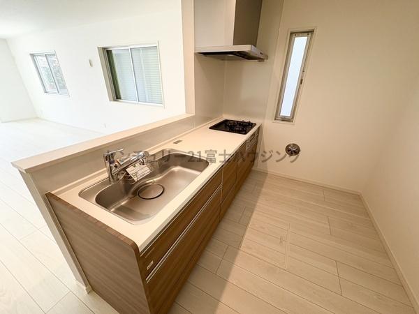 茅ヶ崎市柳島2丁目　新築分譲住宅　2号棟　全5棟