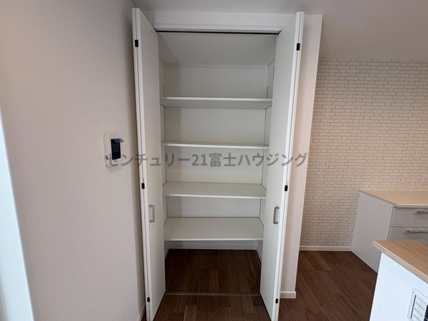 茅ヶ崎市香川5丁目 新築分譲住宅 8号棟 全10棟(収納)