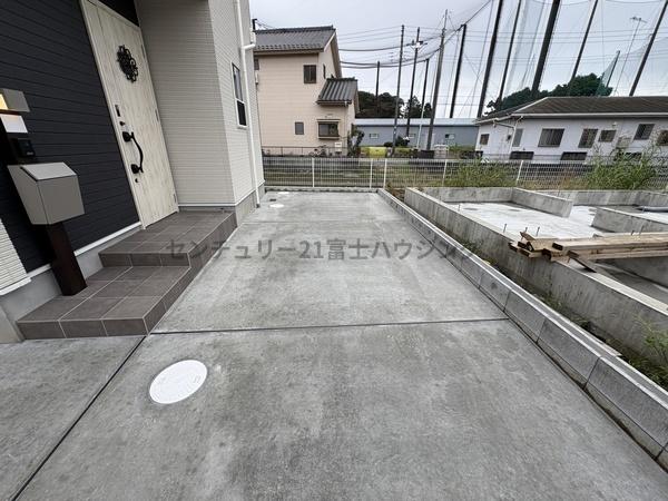 茅ヶ崎市香川5丁目 新築分譲住宅 8号棟 全10棟(前面道路含む現地写真)