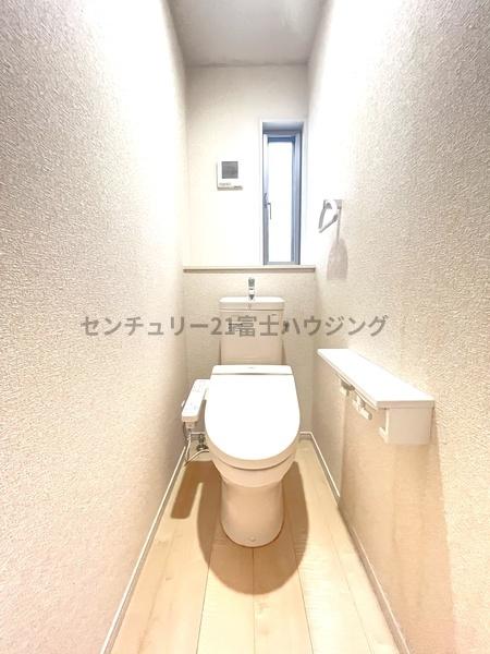 平塚市四之宮7丁目の中古一戸建て(トイレ)