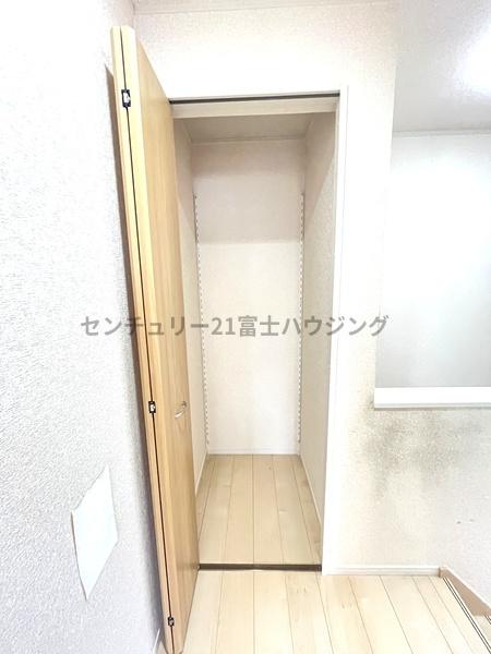 平塚市四之宮7丁目の中古一戸建て(収納)