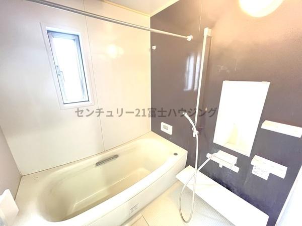 平塚市四之宮7丁目の中古一戸建て(バス)