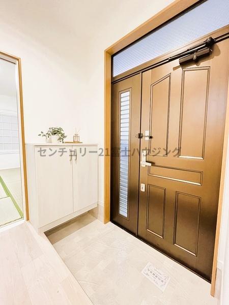 茅ヶ崎市出口町の中古一戸建て(玄関)