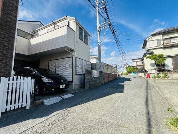茅ヶ崎市出口町の中古一戸建て(前面道路含む現地写真)