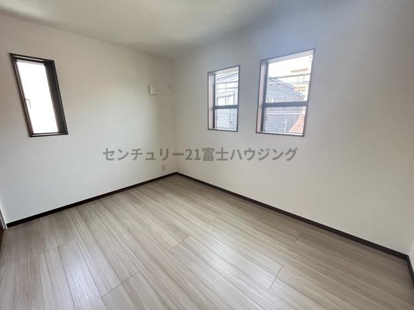 茅ヶ崎市菱沼３丁目の新築一戸建