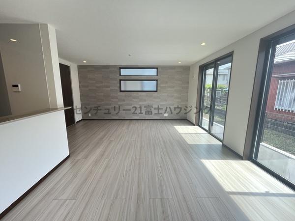 茅ヶ崎市菱沼３丁目の新築一戸建