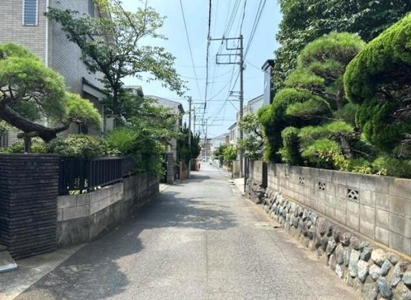茅ヶ崎市出口町の中古一戸建て(前面道路含む現地写真)