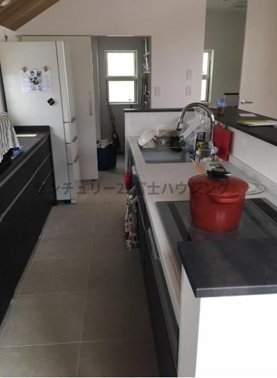 茅ヶ崎市中海岸４丁目の中古一戸建て