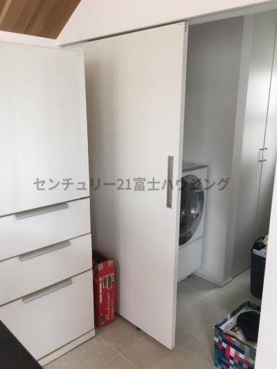 茅ヶ崎市中海岸４丁目の中古一戸建て