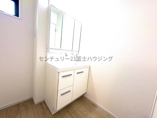 茅ヶ崎市高田１丁目の新築一戸建