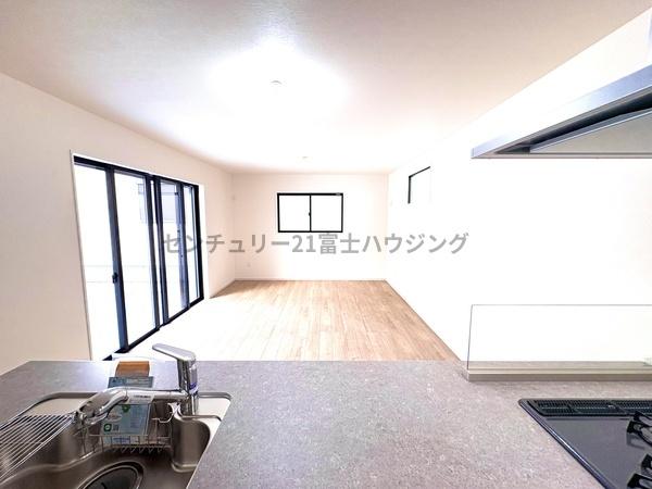 茅ヶ崎市高田１丁目の新築一戸建