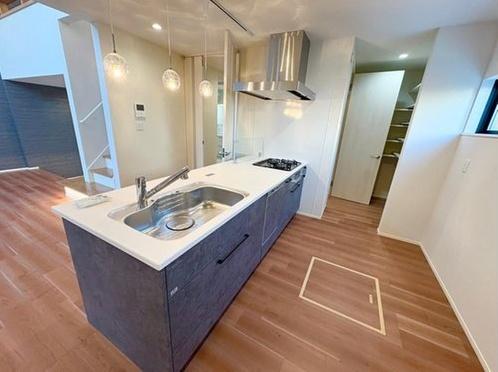 平塚市八重咲町の新築一戸建