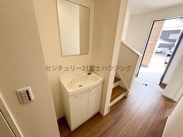 茅ヶ崎市柳島２丁目の新築一戸建