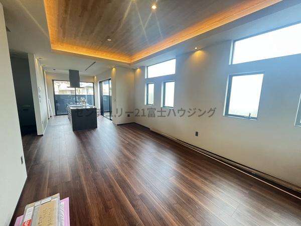 茅ヶ崎市浜竹３丁目の新築一戸建