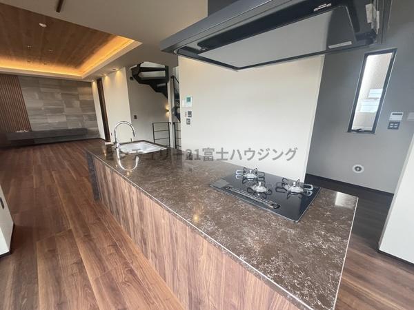 茅ヶ崎市浜竹３丁目の新築一戸建