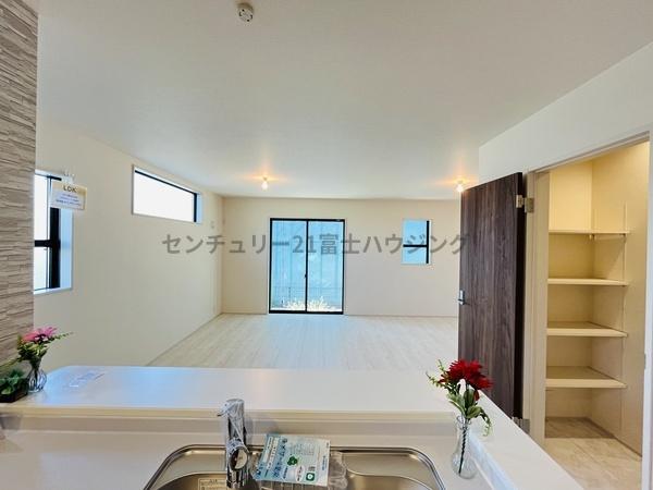 茅ヶ崎市菱沼１丁目の新築一戸建
