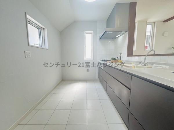茅ヶ崎市東海岸南３丁目の中古一戸建て