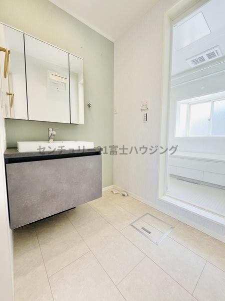 茅ヶ崎市松浪２丁目の中古一戸建て