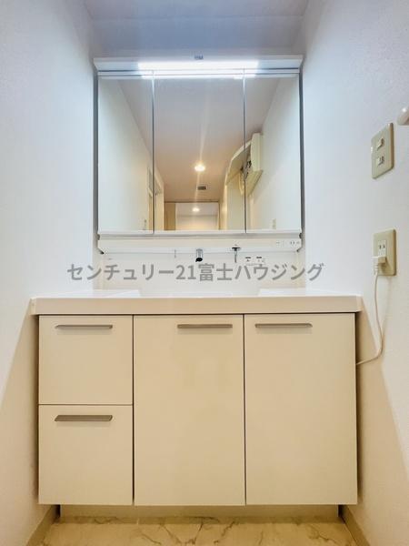 ビッグヴァングランヴァーグ茅ヶ崎