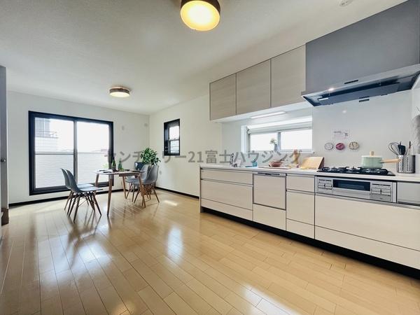茅ヶ崎市小桜町の中古一戸建