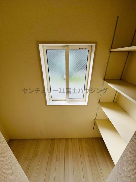 茅ヶ崎市高田１丁目　新築戸建　2号棟　全3棟