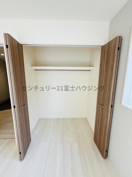茅ヶ崎市高田１丁目　新築戸建　2号棟　全3棟