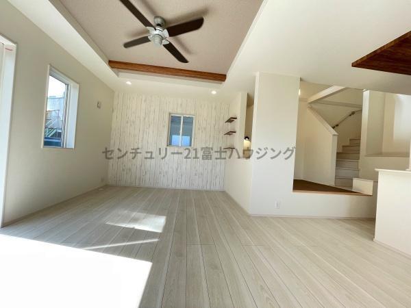 茅ヶ崎市小和田１丁目の新築一戸建