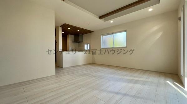 茅ヶ崎市香川2丁目　新築戸建3号棟　全3棟