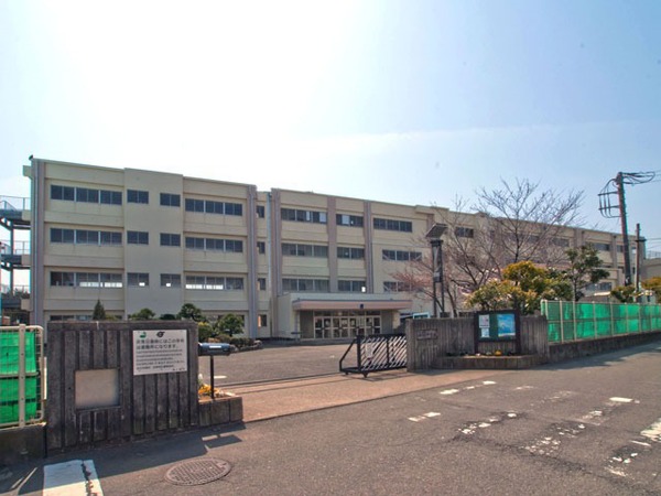 茅ヶ崎市南湖4丁目の新築一戸建(茅ヶ崎市立西浜中学校)