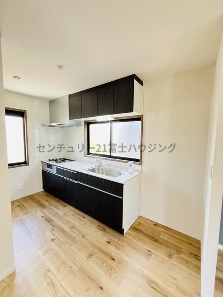 茅ヶ崎市室田２丁目の中古一戸建