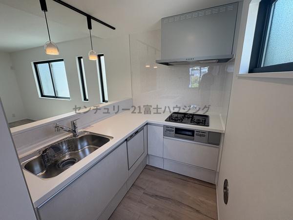 茅ヶ崎市円蔵2丁目　新築4号棟　全4棟