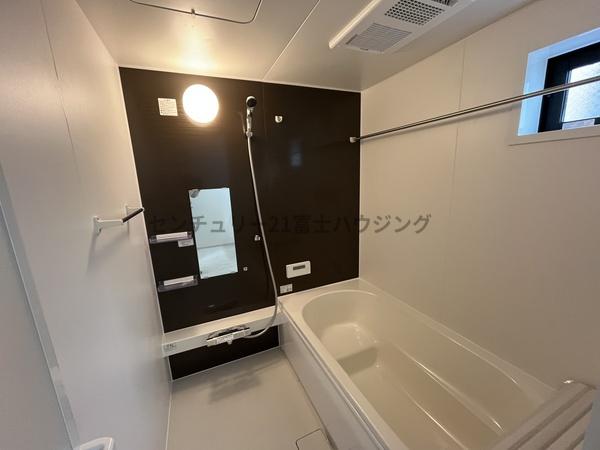 茅ヶ崎市中海岸４丁目の新築一戸建