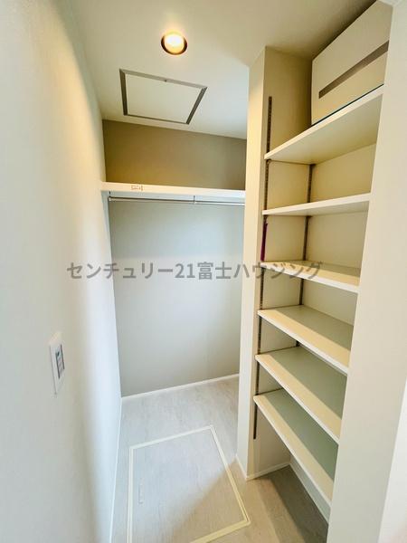 茅ヶ崎市本宿町　新築分譲住宅　B棟