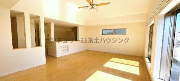 茅ヶ崎市室田１丁目の中古一戸建
