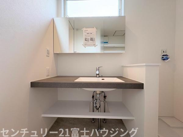 茅ヶ崎市松風台Ⅲ　新築分譲住宅　B棟　全2棟