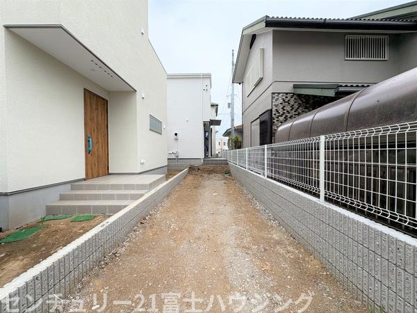 茅ヶ崎市松風台Ⅲ　新築分譲住宅　B棟　全2棟